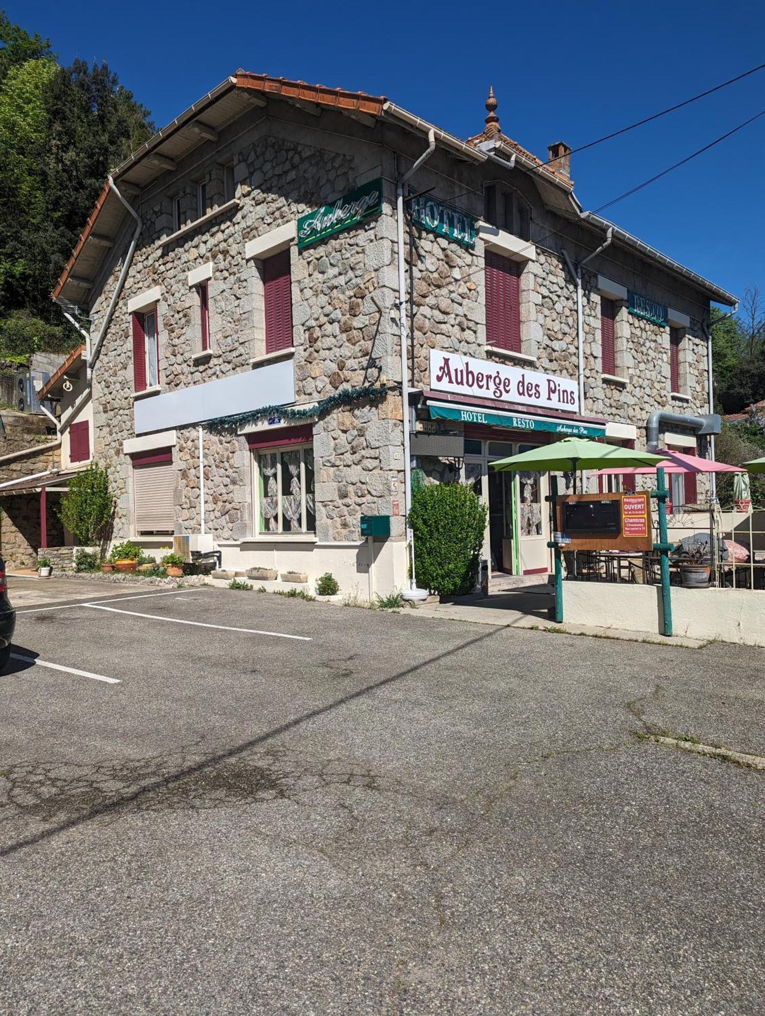Auberge Des Pins Aubenas Buitenkant foto