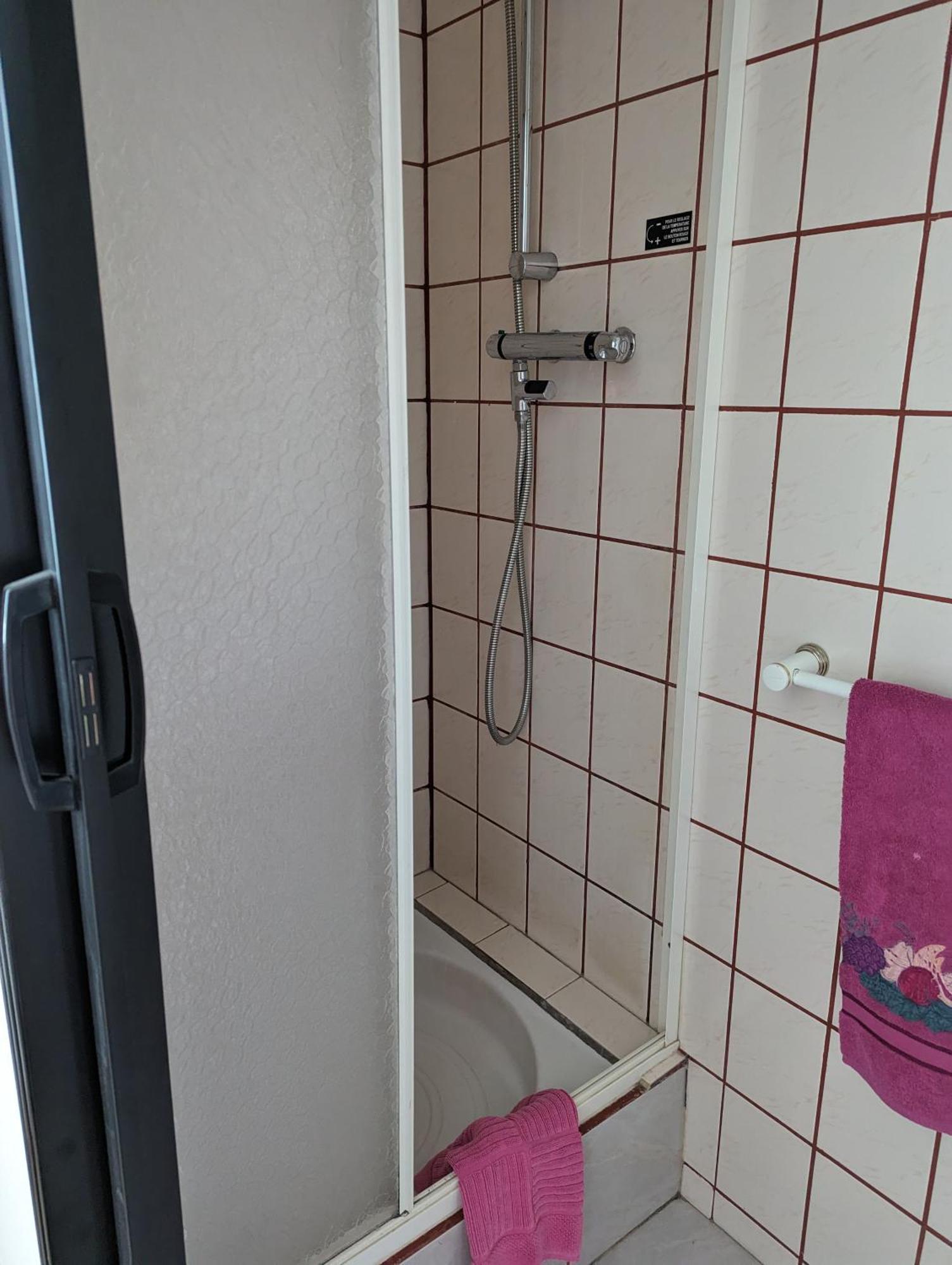 Auberge Des Pins Aubenas Buitenkant foto