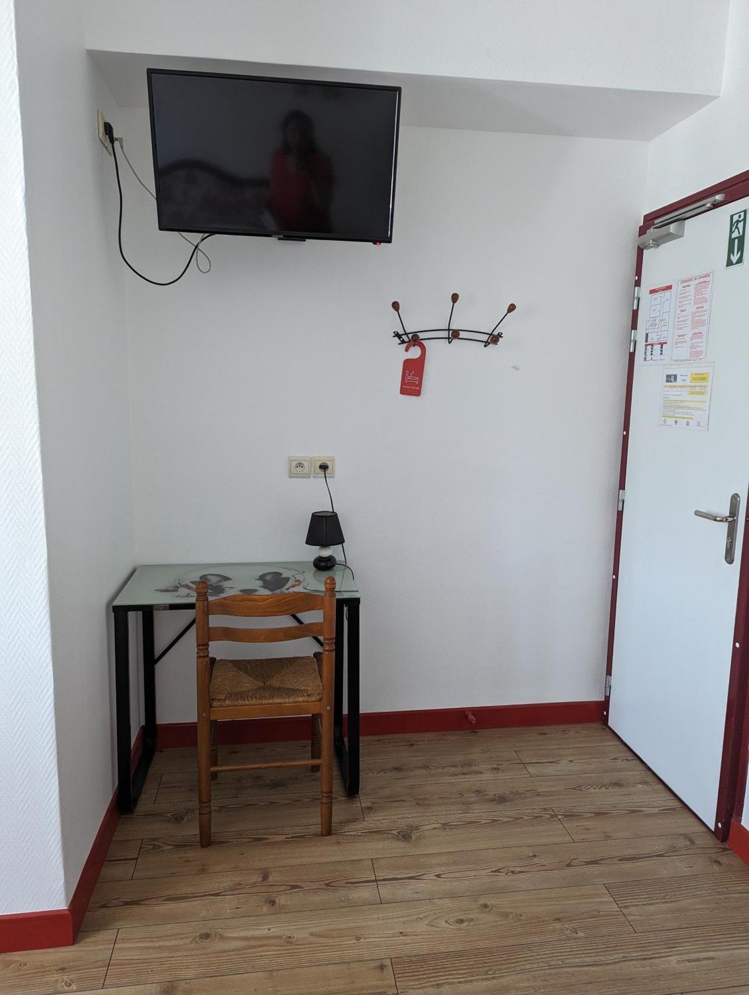 Auberge Des Pins Aubenas Buitenkant foto