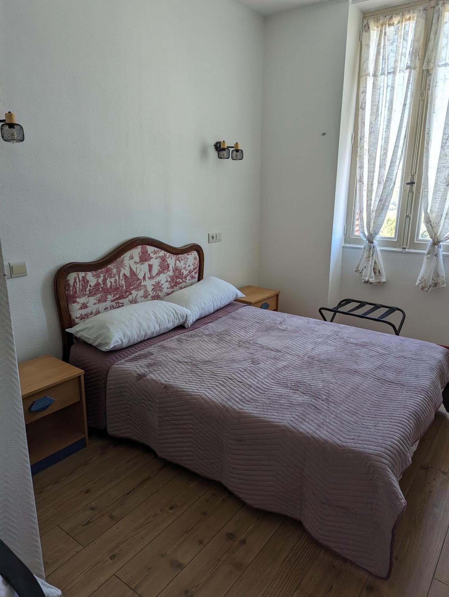 Auberge Des Pins Aubenas Buitenkant foto