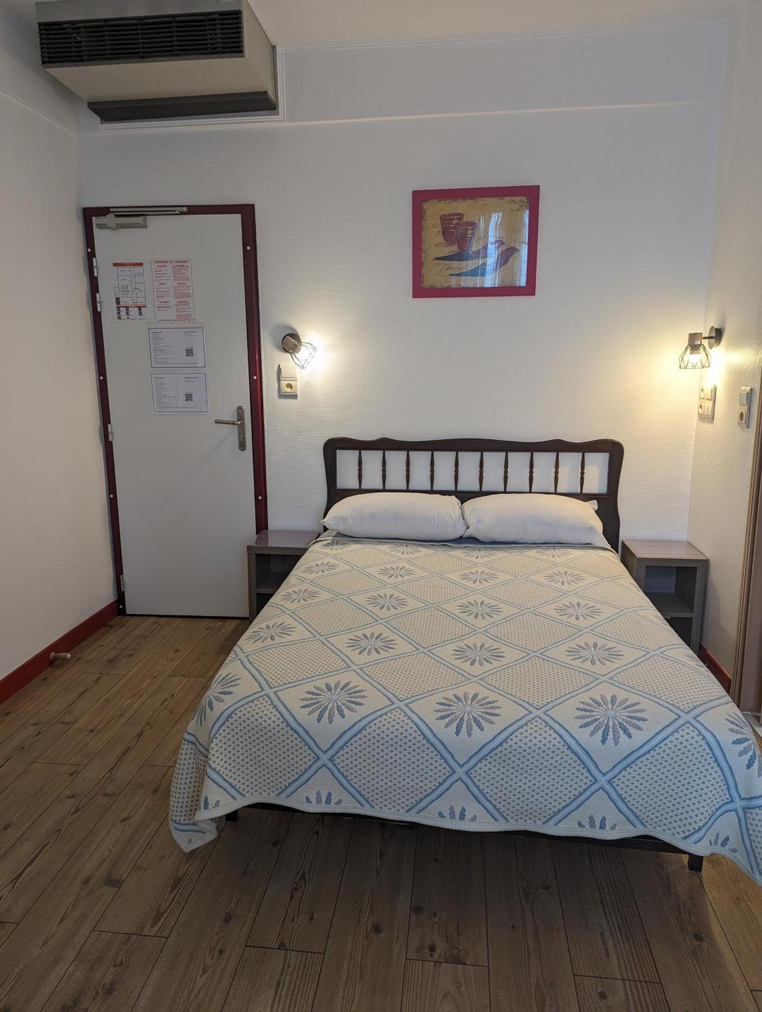 Auberge Des Pins Aubenas Buitenkant foto
