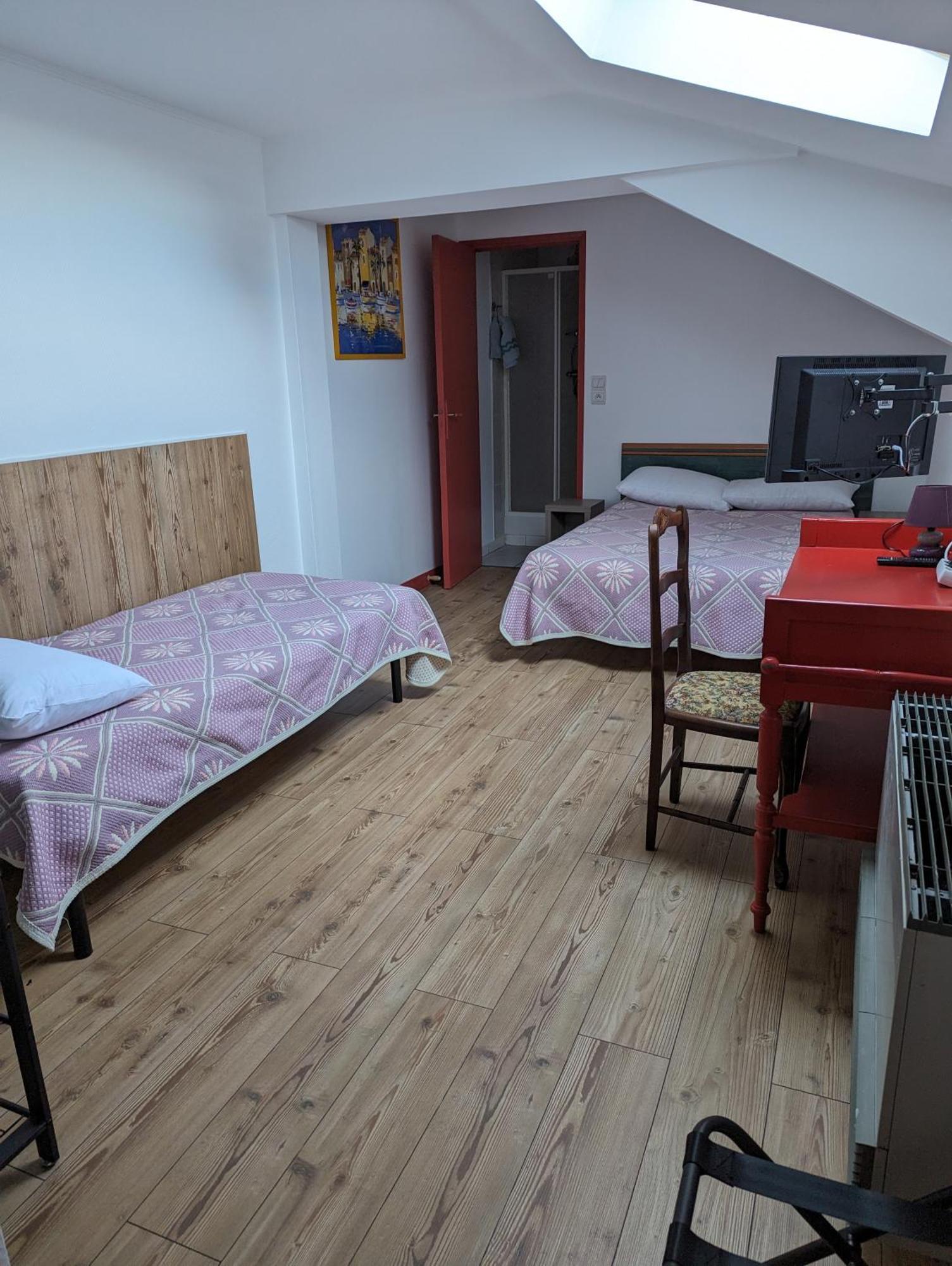 Auberge Des Pins Aubenas Buitenkant foto