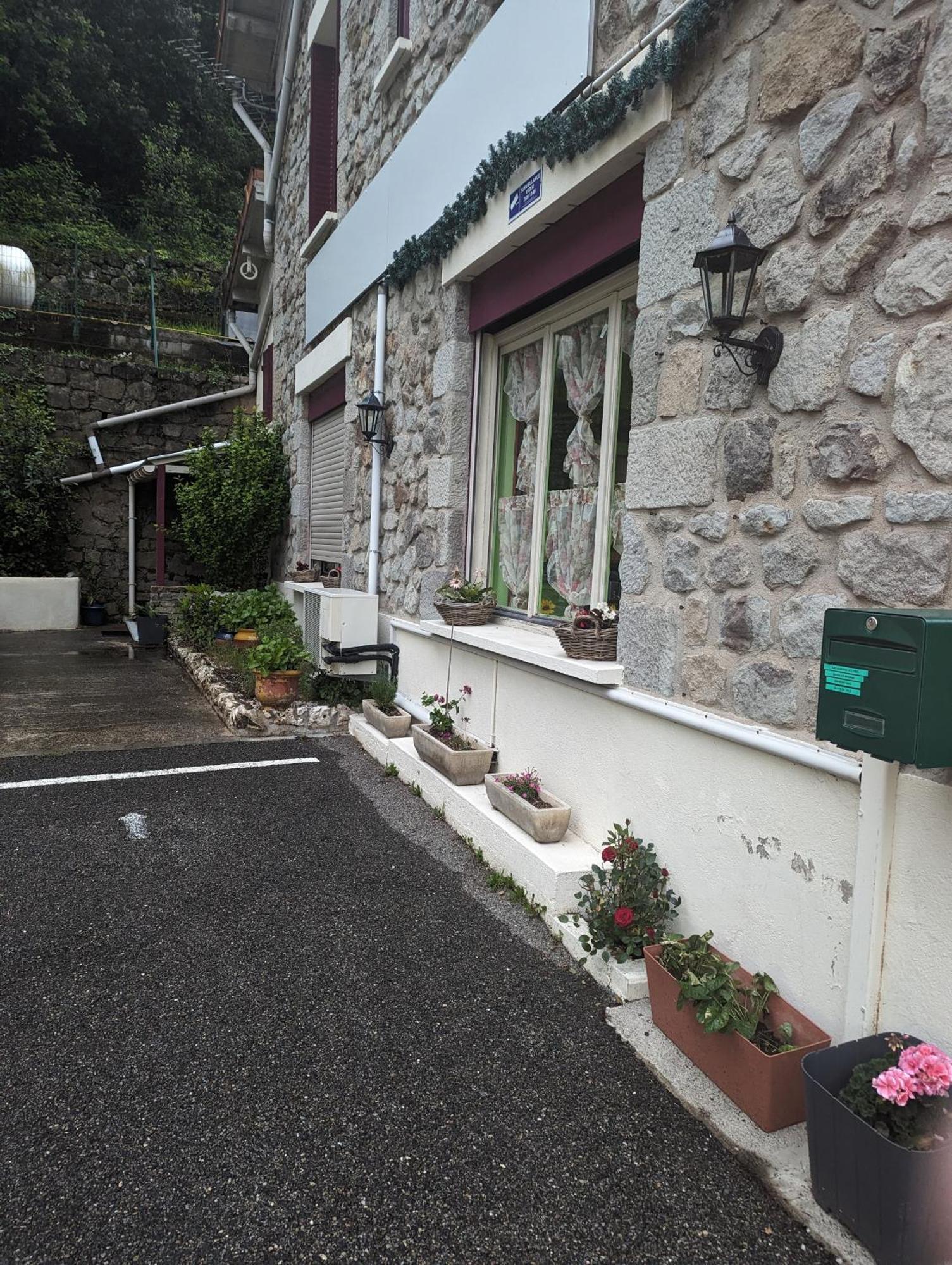 Auberge Des Pins Aubenas Buitenkant foto